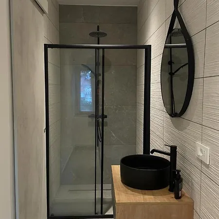 Aegida Beachfront Apartman